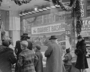 Toy Window Shopping Vintage 8x10 Reprint Of Old Photo - Picture 1 of 1