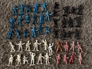 Lot 50 Vintage Toy Plastic Relolutionary War Figures Civil Black Blue White Army - Picture 1 of 9