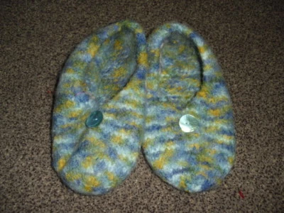 Hausschuhe gefilzt ca. Gr. 34, 21cm blau/gelb meliert Handarbeit Unikat !!! - Bild 1 von 3