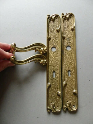 3 jeux de POIGNÉES DE PORTE ET PLAQUES DE PROPRETÉ BRONZE STYLE LOUIS XV - Photo 1/2