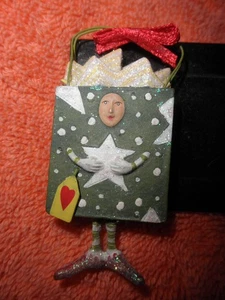 Ladies Whimsical Package Elf Lapel Pin, Kringle - Picture 1 of 1