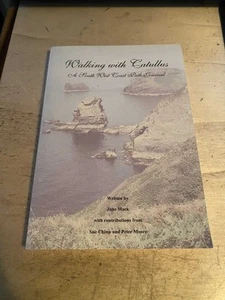 Mack: Walking with Catullus: A South West Coast Path Journal 2002 Very Good PB - Foto 1 di 1