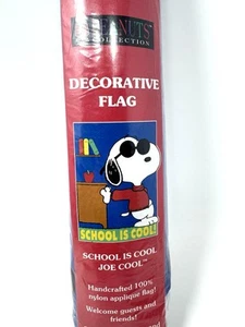NEU NOS VINTAGE 1998 Snoopy School Is Cool Joe Cool Deko Garten Wand Flagge - Bild 1 von 7