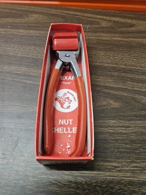 THE TEXAN YORK NUT SHELLER  NUT CRACKER Vintage Original Box  - Image 1 of 4