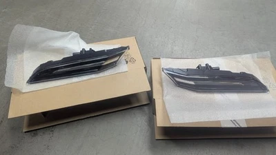 Porsche 911 992 clear side marker set Genuine 992-953-041C and 992-953-042-C - Image 1 of 4