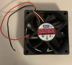 AVC DA07020R12H Fan 70x70x20mm DC12V 0.33A -- SANS la prise voir la photo - Photo 1/2
