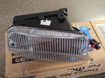 NOS 1992-1993 Dodge Daytona Left fog lamp 5263755 - Image 1 of 3
