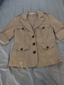 Diane von Furstenberg 3/4 Sleeve Jacket; Size 2; Excellent Preowned Condition. - Picture 1 of 9