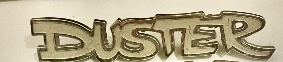 De colección Plymouth Chrysler Dodge Duster Mopar 1972-76 emblema 46430 pieza OEM Foto 1 de 4