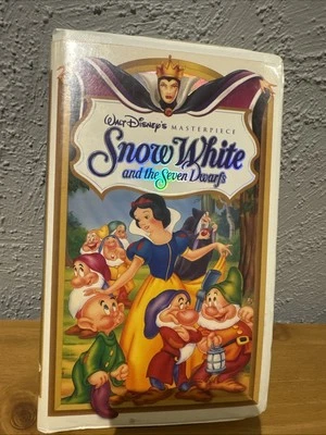 RARE Disney's Snow White & the Seven Dwarfs Masterpiece VHS Collector's Edition - Image 1 of 4