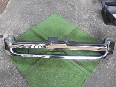 Rejilla de radiador Toyota Hiace 2008 CBF-TRH226S 5311126370 [usada] [PA111327056] Foto 1 de 4