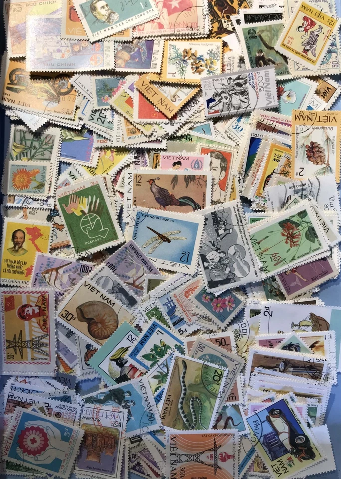 Vietnam • lot 35 different old stamps, most topics • Used (SU-8641) - Image 1 of 1