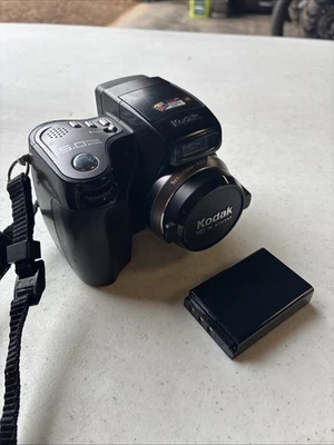 Kodak EasyShare Z7590 5 MP Digital Camera - Black UNTESTED Includes Carrying Bag - Image 1 of 4