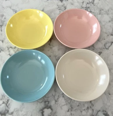 Vintage MCM 50s Melamine Berry Dessert Bowls (4) 5" Windsor Melmac #408 - Image 1 of 4