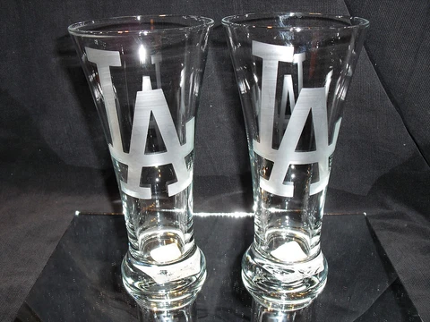LOS ANGELES DODGERS 2 ETCHED LOGO 20 oz PILSNER GLASSES NEW Cover