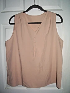 BRANDNEU GRÖSSE XL DAMEN ÄRMELLOS KNOPF AKZENT BEIGE V-AUSSCHNITT TOP! - Bild 1 von 2