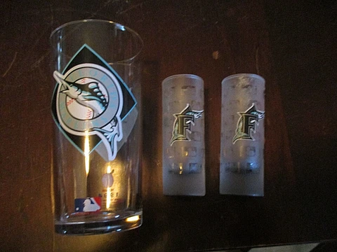 FLORIDA MARLINS 2-SMOKED ETCHED MLB LOGOS SHOT GLASSES 3ozs. & 1994 GLASS 20ozs Cover