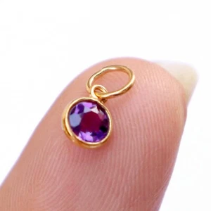 Solid 18k Gold Natural Amethyst Cut Charms Designer Womens Girls Charms Pendant - Picture 1 of 7