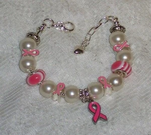 Pulsera de perlas y cintas rosas estilo euro para concienciar sobre el cáncer de mama - Imagen 1 de 3