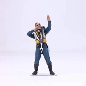 (Pre-Order) Pro-Painted 1:32 RAF Pilot WW2 - Picture 1 of 6
