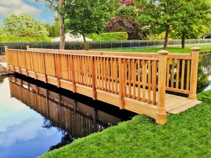 LARGE FOOTBRIDGES FOR PARKS, GARDENS, STREAMS OR RIVERS - Picture 1 of 11