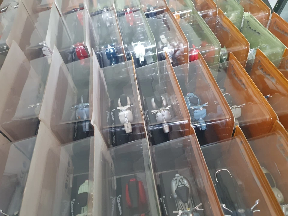 VESPA COLLECTION 1/18 - Menu' a tendina - Immagine 1 di 1