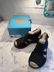 New Bzees dream black wedge sandal size 6w slingback 2" heel - Picture 1 of 4