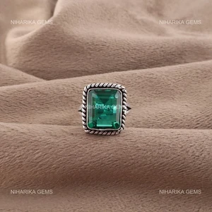 925 Sterling Silver Rectangle Green Emerald Stone Solitaire Wife Ring Jewelry - Picture 1 of 9