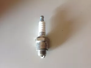 NEW DENSO W22S-U 4027 3/8" REACH SPARK PLUG - Bild 1 von 1