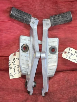 Honda 1983-1985 Nighthawk 650 CB650SC Foot Peg Bracket Left Right Pair CB 650 SC - Image 1 of 4