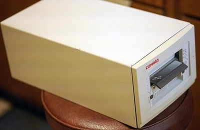 Compaq 15/30 GB 外置 SCSI DLT 磁带机 - 正常工作 状况完好 — 第 1/4 张图片