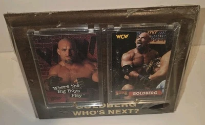 Placa WCW Goldberg "Who's Next" con tarjetas Topps (paquete sellado/dañado) Foto 1 de 4