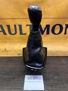RENAULT CLIO MK4 GEAR KNOB AND GAITOR LEATHER 5 SPEED MANUAL 663T - Picture 1 of 11
