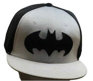 Batman Mütze Six Flags Cap Snapback One Size weiß/schwarz Herren 6 Panel - Bild 1 von 2
