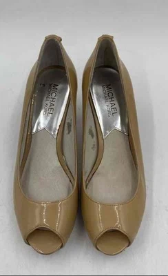 Michael Kors 女式棕褐色漆皮露趾高跟鞋 6.5 码 — 第 1/4 张图片