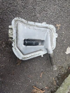 BMW E46 M Sport Heckscheibenwaschflasche und Pumpe - Bild 1 von 2