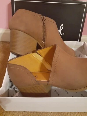 ¡Nuevo en caja talla 10 marrón quid cremallera botín con punta abierta y suelas abiertas! Foto 1 de 4