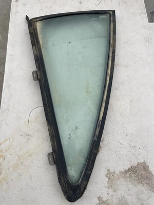 Cuarto de vidrio trasero Ford Mustang 1974-1978 Mustang II ¡vidrio trasero! lado del conductor Foto 1 de 4