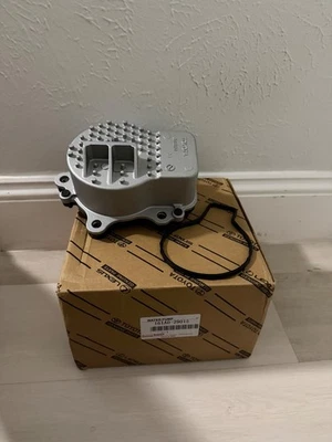 New Toyota Water Pump 161A0-29015 LEXUS Prius Prius CV + CT200h Electric - Image 1 of 4