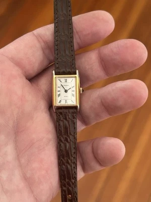 💙 ¡FUNCIONA MUY BIEN! Precioso reloj tanque de cuarzo chapado en oro vintage años 80 PULSAR | SEIKO Foto 1 de 4