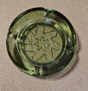 Vintage Heavy Green Round glass Ashtray Pinwheel design in bottom. - Picture 1 of 3