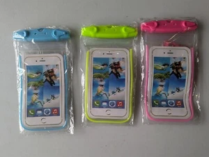 Waterproof Phone Pouch – Universal Fit (3 Available) - Photo 1 sur 4