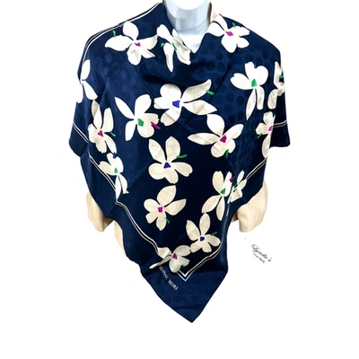 Sin usar - Bufanda Hanae Mori 100% Seda 35" x35" Azul Blanco Floral Logo Impreso (76) Foto 1 de 4