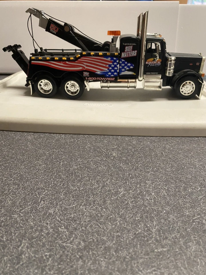Игрушечный грузовик Peterbilt 11 дюймов литой черный эвакуатор - Изображение 1 из 3