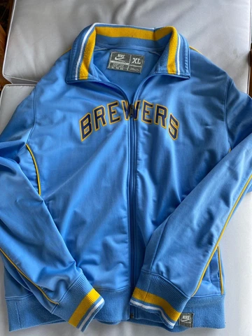 VTG MILWAUKEE BREWERS WARM-UP FULL FRONT ZIP JACKET, PRE-OWNED Cover