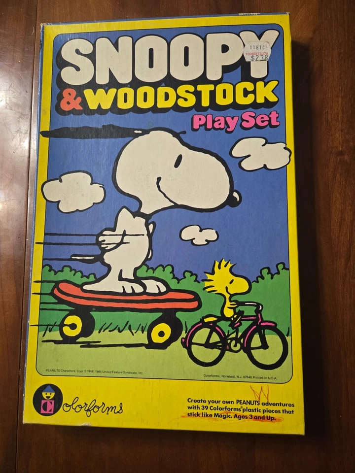 Juego Vintage The Peanuts Snoopy & Woodstock Colorforms en Caja - Todas las Pegatinas Foto 1 de 4