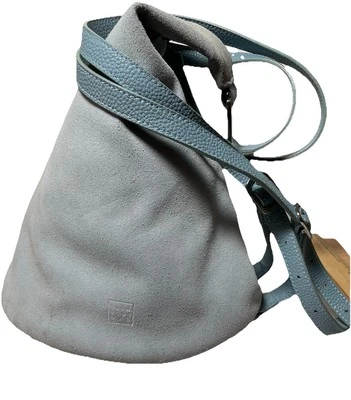 Mochila Cartera Triángulo Cuero Azul Claro de TMRW Studio Foto 1 de 4