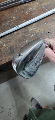 Cuña de arena Titleist Vokey BV 56 grados 256 12 rebotes derecha (derecha) cromada flexible Foto 1 de 4