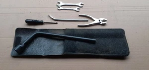 Hyundai Galloper ✨ Pannenhilfe Bordwerkzeug Werkzeug Original Werkzeugtasche ✨ - Picture 1 of 2