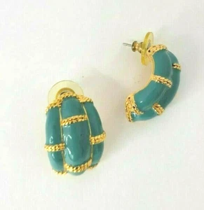 Pendientes vintage de medio aro de los años 80 tejido canasta tono dorado verde azulado esmaltado - Imagen 1 de 8